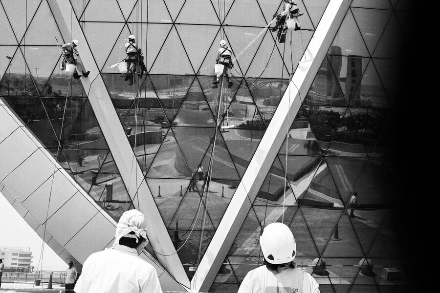 UAE — photography series by Volkan Çolak (2022)